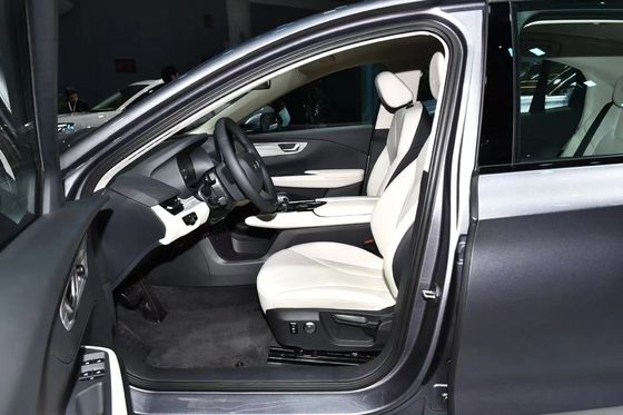 น้ํามันเบนซินหรือเชื้อเพลิงไฟฟ้า 2024 Hongqi Eqm5 รถสีดํา