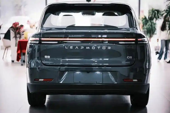 ครอสโซเวอร์ขนาดกลาง Leapmotor C10 สีเทา 530 Comfort Edition SUV ครอบครัวไฟฟ้า